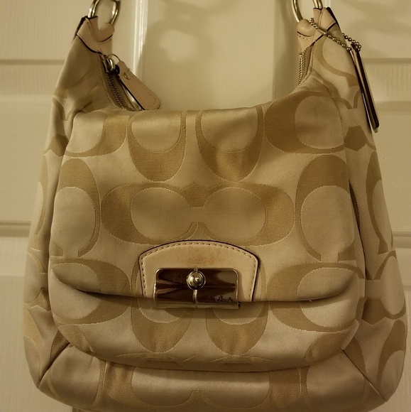 💟 Coach Purse 👜 - Picture 1 of 8